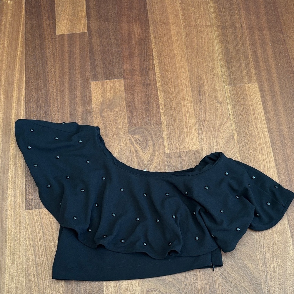 Elegant Black Crop Top with Ruffle Detail